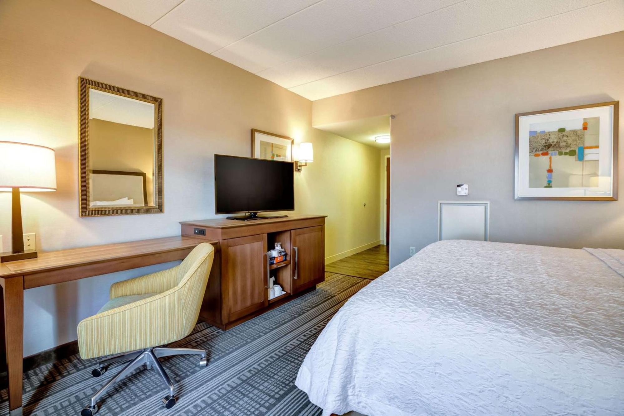 Hampton Inn Boston-Norwood Exteriör bild