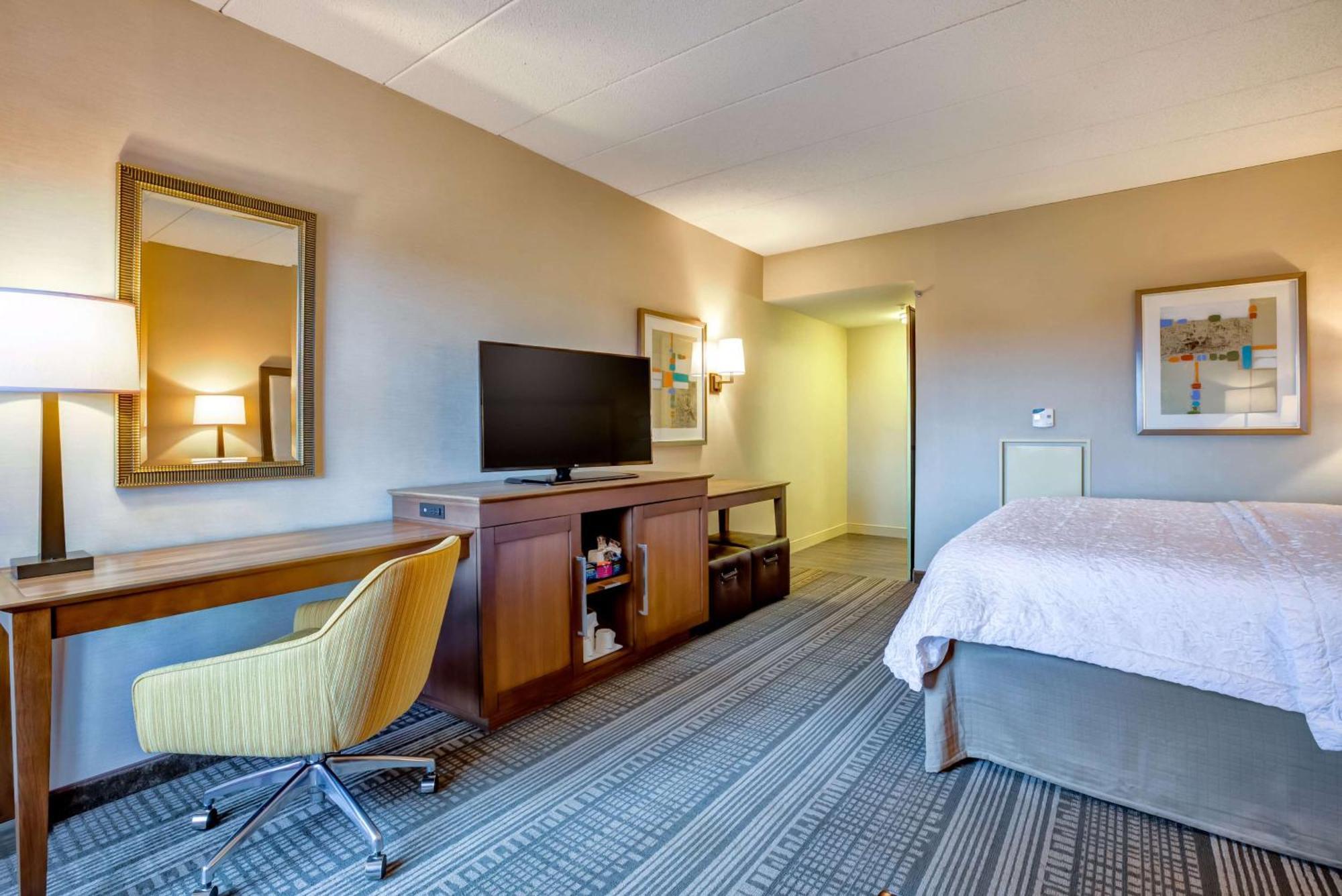 Hampton Inn Boston-Norwood Exteriör bild
