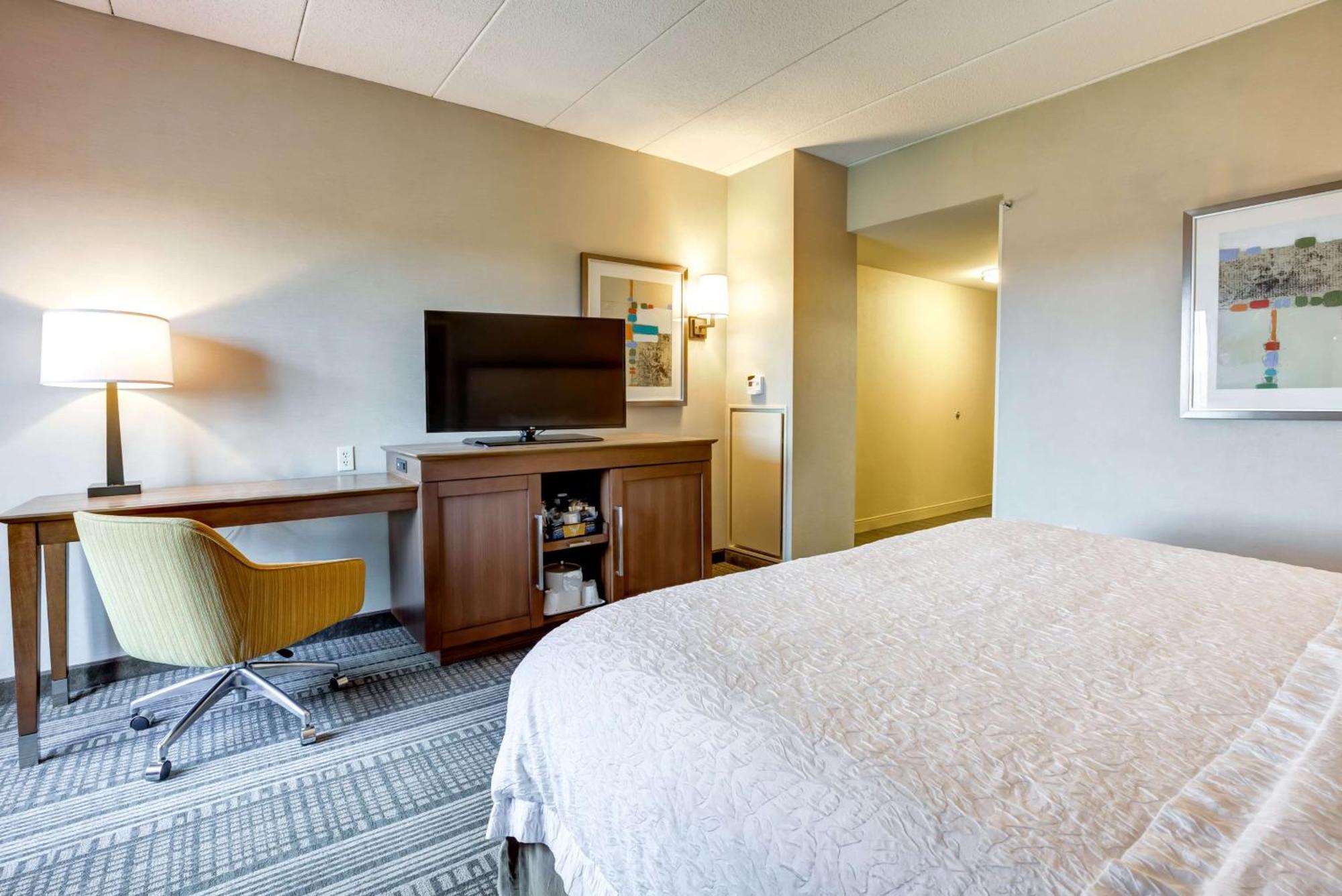 Hampton Inn Boston-Norwood Exteriör bild